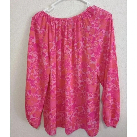 Pioneer Floral Stencil Keyhole Crepe Top Pink Size Medium - Picture 2 of 6